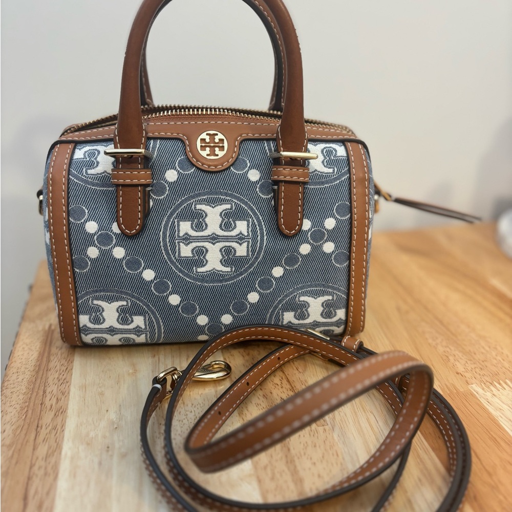 Tory Burch,
T Monogram Petite Barrel Top-Handle Bag